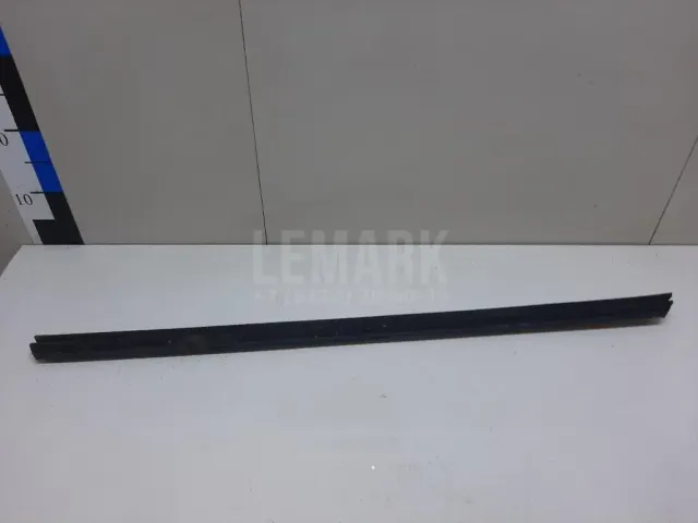 Уплотнитель стекла двери