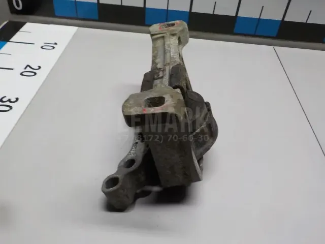 Опора двигателя правая