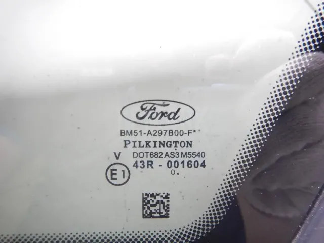 Стекло кузовное глухое правое для  Ford Focus III 2011-2019