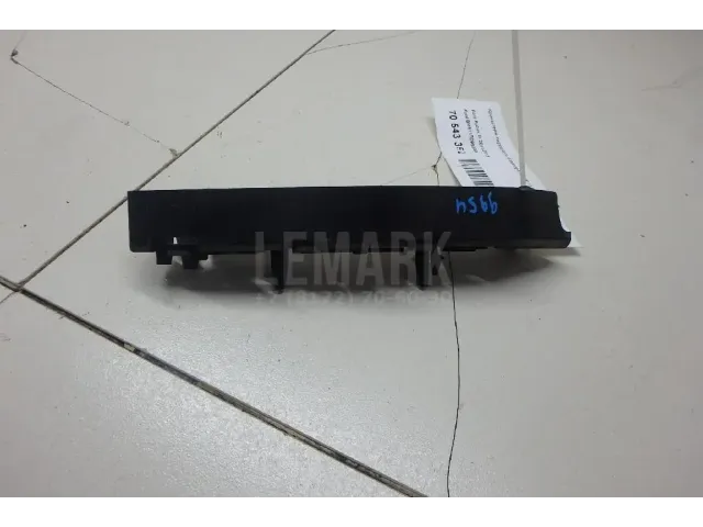 Кронштейн переднего бампера правый для  GM Pontiac Vibe 2002-2007