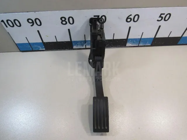 Педаль газа