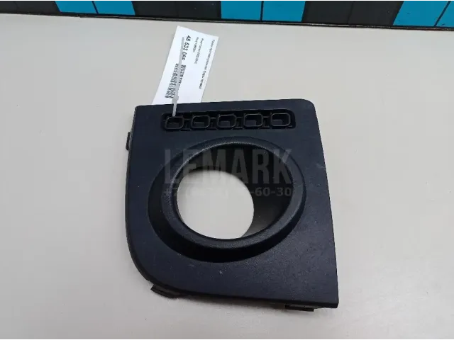 Рамка противотуманной фары правой для  Astra HD 8 2005-2011