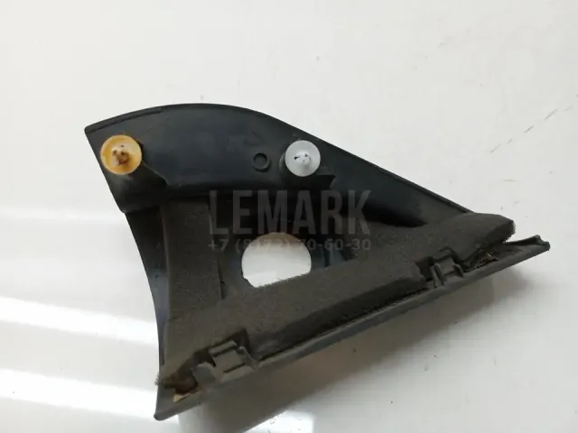 Крышка зеркала внутренняя левая для  Audi V8 1988-1994