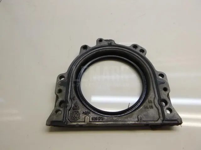 Крышка коленвала задняя для  Chrysler Sebring/Dodge Stratus 2001-2007