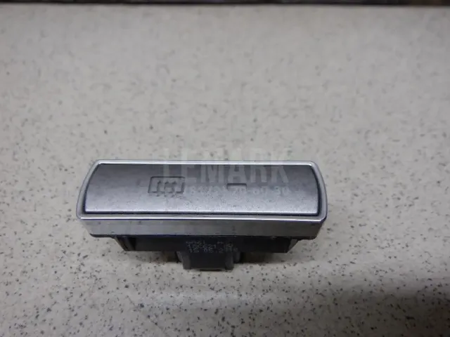 Кнопка обогрева заднего стекла для  Audi A3 [8V] 2013-2020
