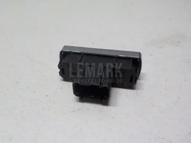 Кнопка аварийной сигнализации для  Audi 80/90 [B2] 0-1986