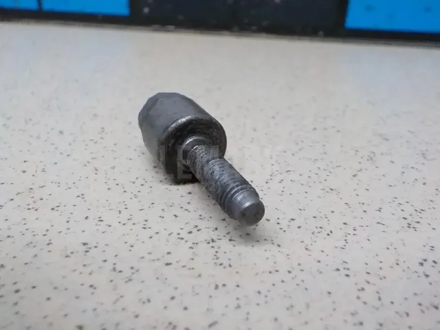 Болт