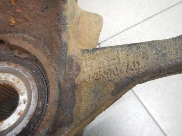 Кулак поворотный передний правый для  Audi Q3 (8U) 2012-2018