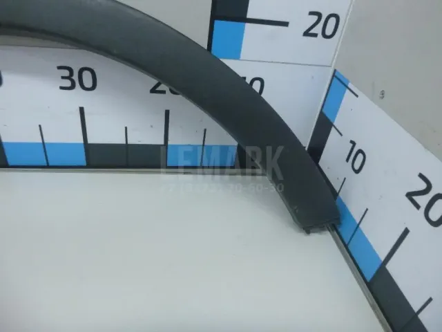 Накладка заднего крыла правого для  Ford Mondeo I 1993-1996