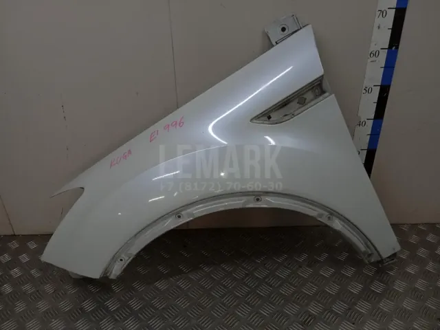 Крыло переднее левое для  Ford Cougar 1998-2001