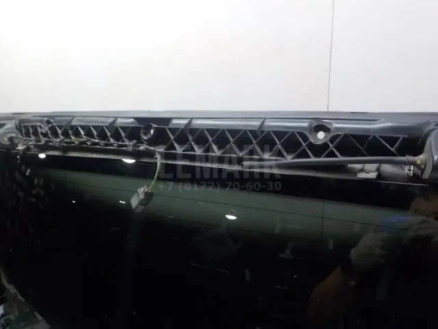 Дверь багажника