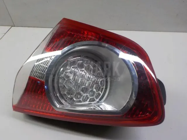 Фонарь задний внутренний правый для  Ford Mondeo III 2000-2007