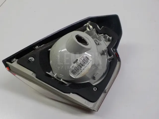Фонарь задний внутренний правый для  Ford Mondeo III 2000-2007