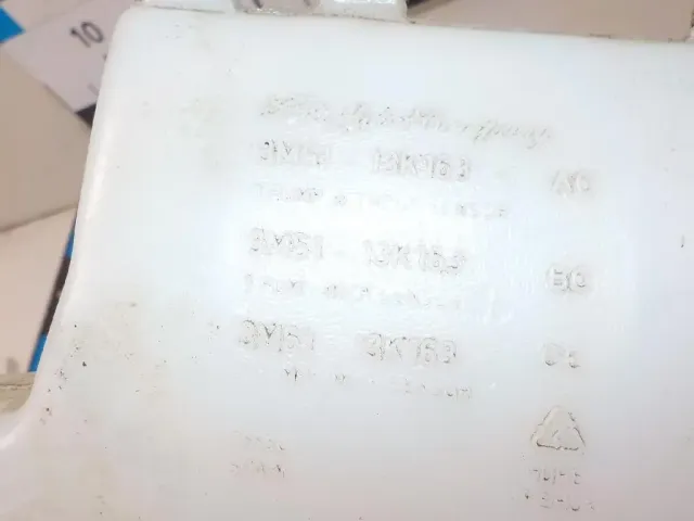 Бачок омывателя лобового стекла