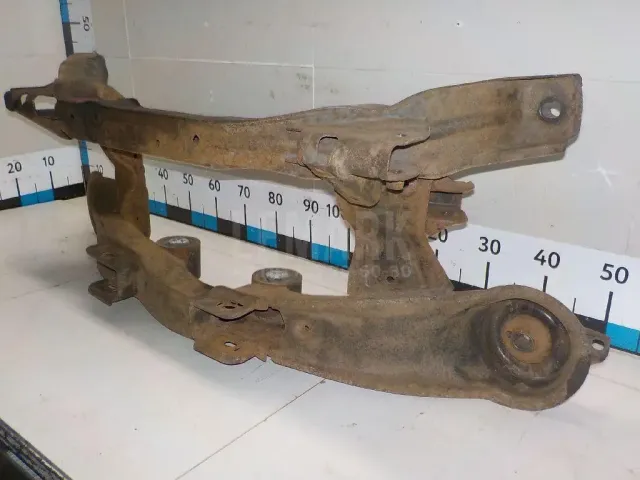 Балка задняя