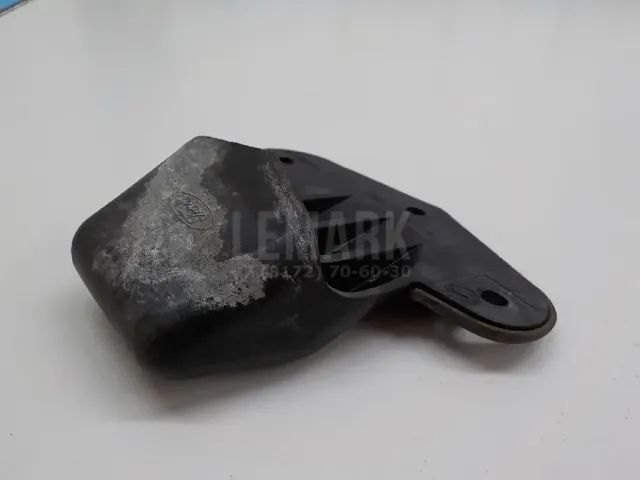Отбойник крышки багажника