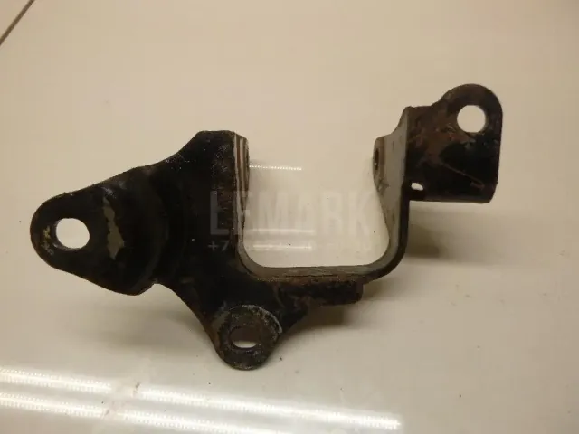 Кронштейн опоры двигателя для  GM Pontiac Vibe 2002-2007