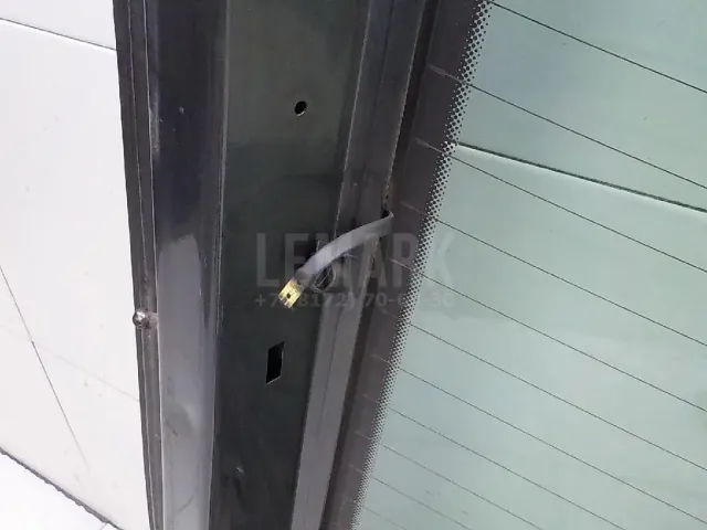 Дверь багажника