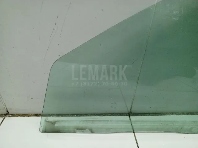 Стекло двери передней левой для  Ford America F150 2008-2014
