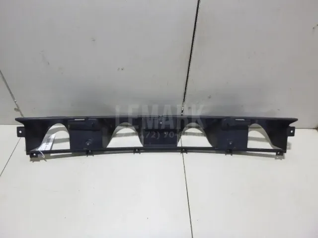 Направляющая заднего бампера для  Citroen C5 2004-2008