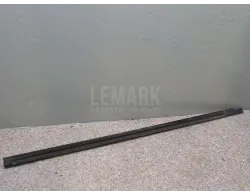 Накладка стекла переднего левого