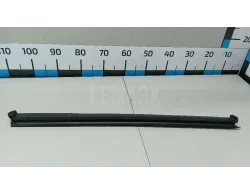 Накладка стекла переднего левого