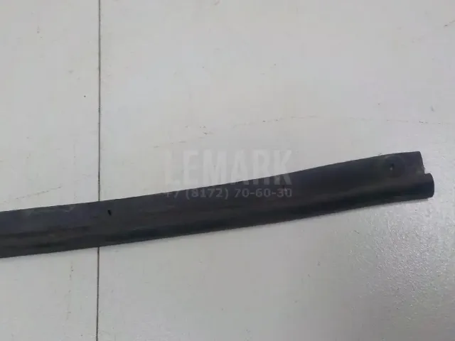 Уплотнитель капота для  FAW J5 2004