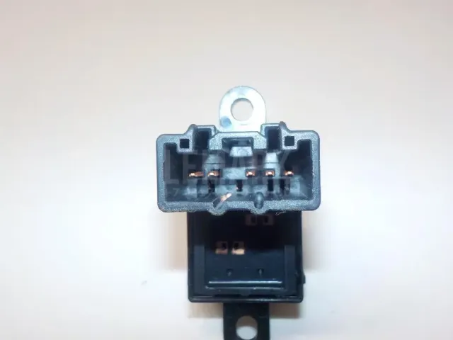 Кнопка стеклоподъемника для  Audi 100/200 [43] 0-1983