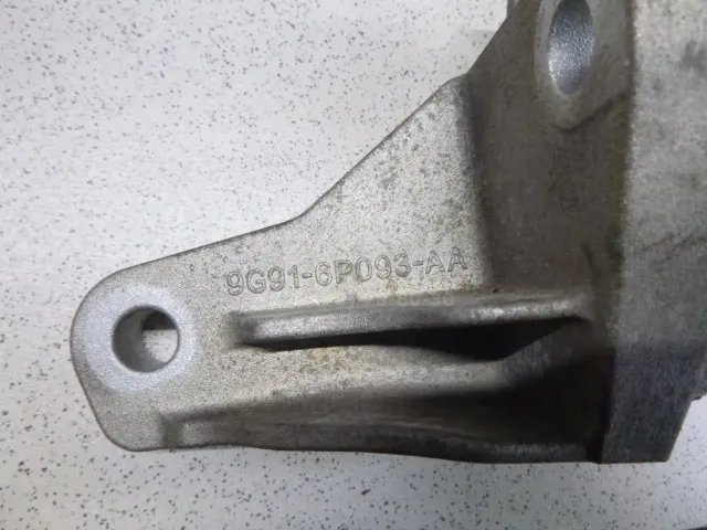Кронштейн опоры КПП для  Chery Bonus (A13) 2011-2014