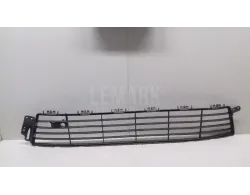 Решетка в бампер центральная