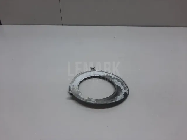 Рамка противотуманной фары правой для  Ford Fiesta 2001-2008