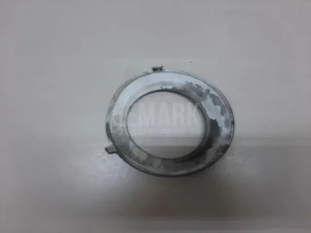 Рамка противотуманной фары правой для  Ford Fiesta 2001-2008