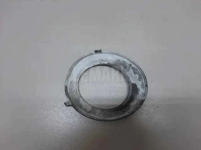 Рамка противотуманной фары правой для  Ford Fiesta 2001-2008