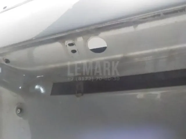 Дверь багажника