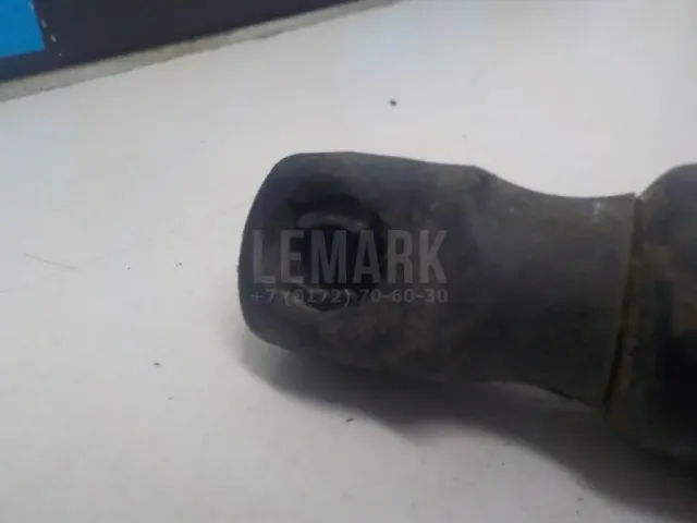 Амортизатор двери багажника