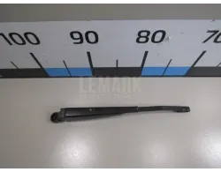 Поводок стеклоочистителя заднего