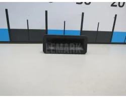 Кнопка открывания багажника