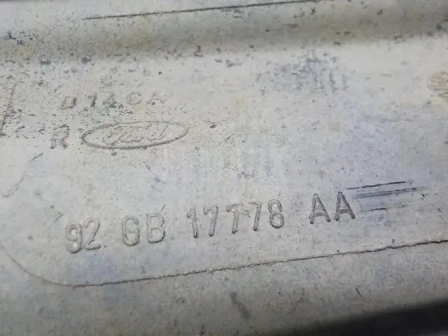 Спойлер переднего бампера правый для  Fiat