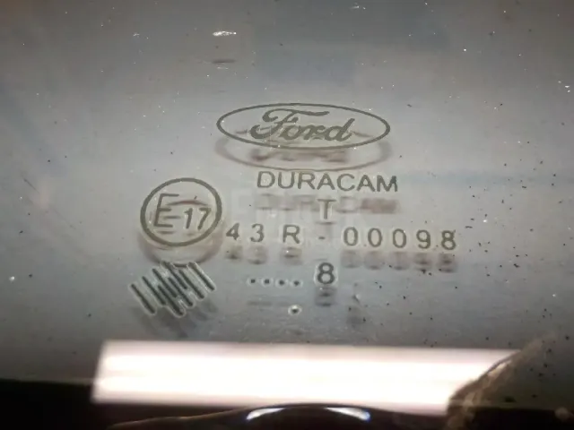 Стекло двери задней правой для  Ford Escape EUR 2007-2009