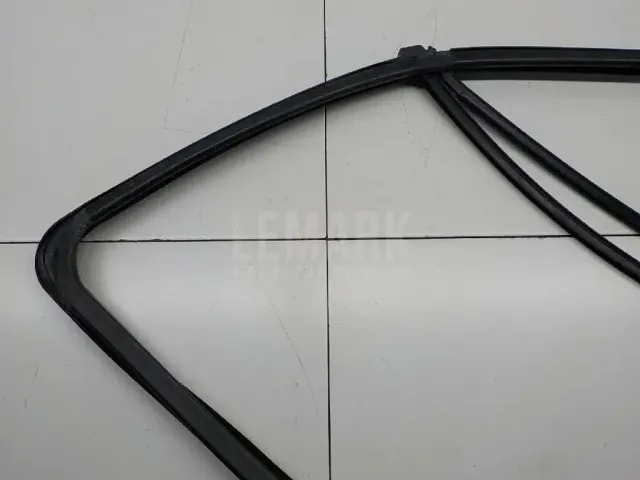 Уплотнитель стекла двери для  BMW i3 (I01) 2013-2022