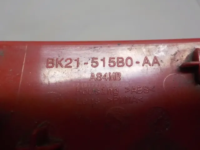 Отражатель в бампер задний правый для  BMW X1 E84 2009-2015