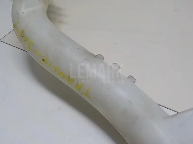 Бачок омывателя лобового стекла