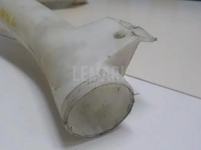 Бачок омывателя лобового стекла