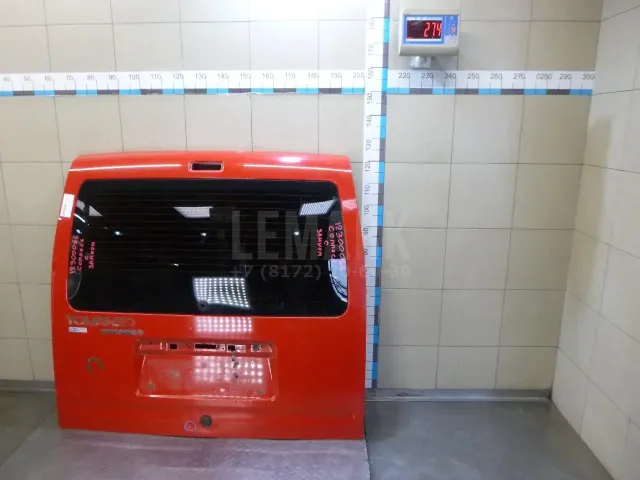Дверь багажника со стеклом