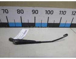 Поводок стеклоочистителя заднего