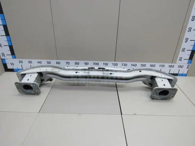 Усилитель переднего бампера для  Ford Focus II 2008-2011