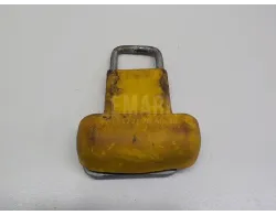 Ответная часть замка багажника
