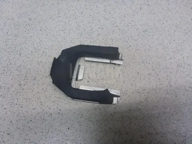 Скоба вставки замка