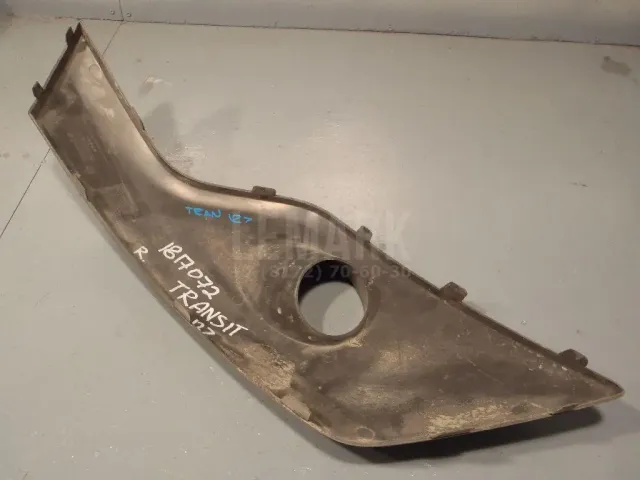 Накладка переднего бампера правая для  Ford Escape EUR 2007-2009