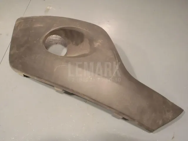 Накладка переднего бампера правая для  Ford Escape EUR 2007-2009